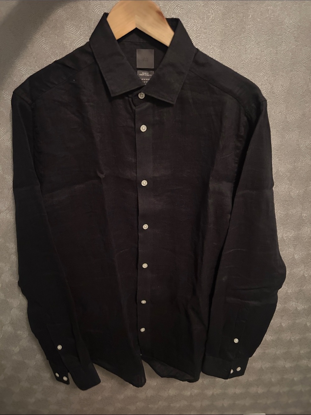H&M Men's Black Long-Sleeve Button-Up Shirt